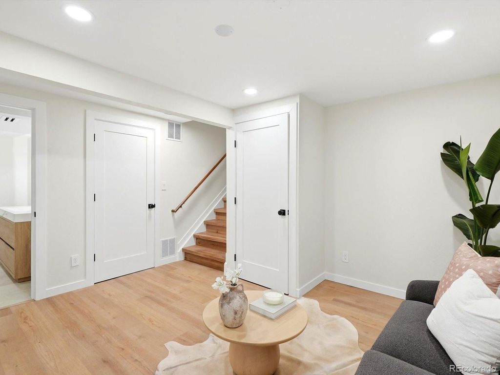 Image 32 of property listing at 7551 S Madison Circle, Centennial, CO 80122