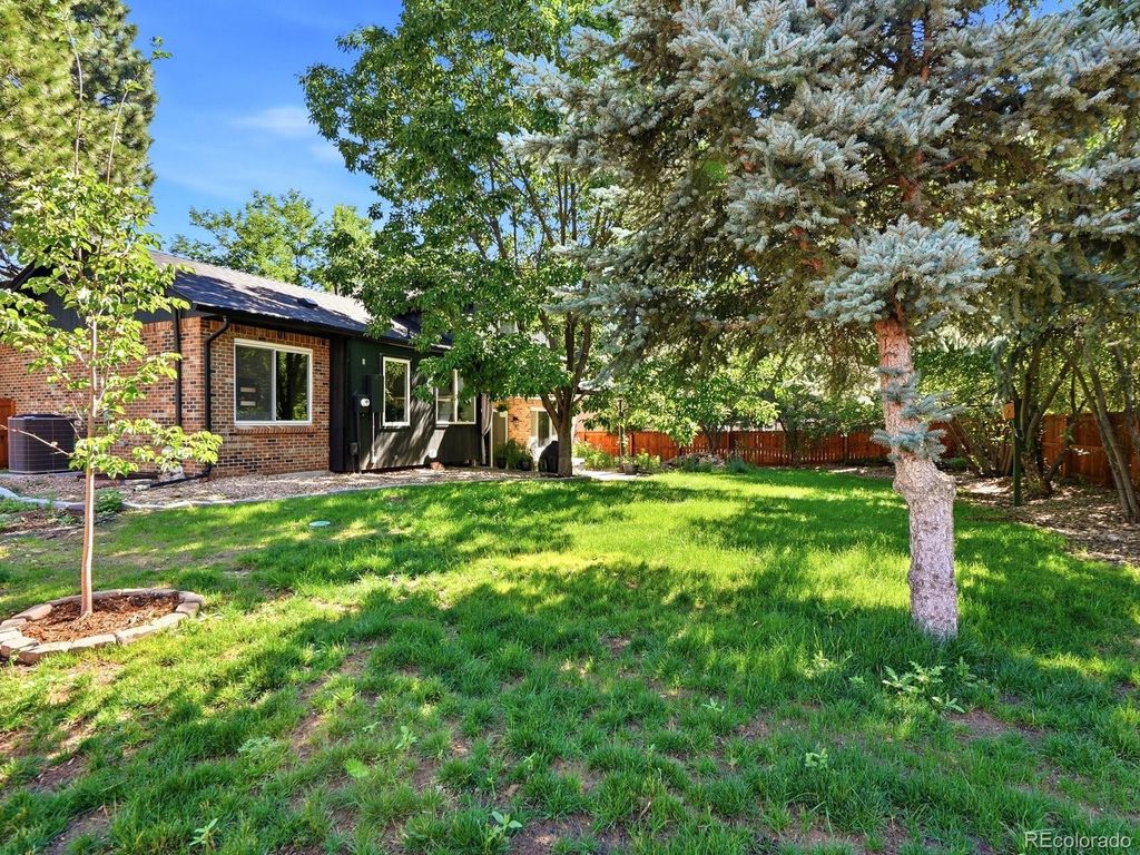 Image 41 of property listing at 7551 S Madison Circle, Centennial, CO 80122