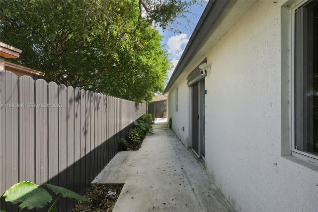 6723 NW 6th Ave, Miami, FL 33150