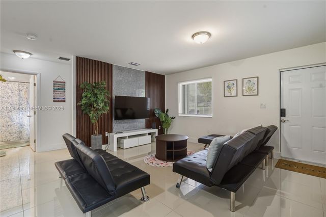 6723 NW 6th Ave, Miami, FL 33150