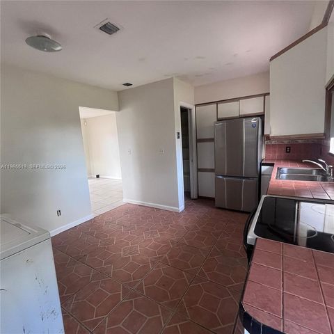 114 SW 67th Ter, Pembroke Pines, FL 33023