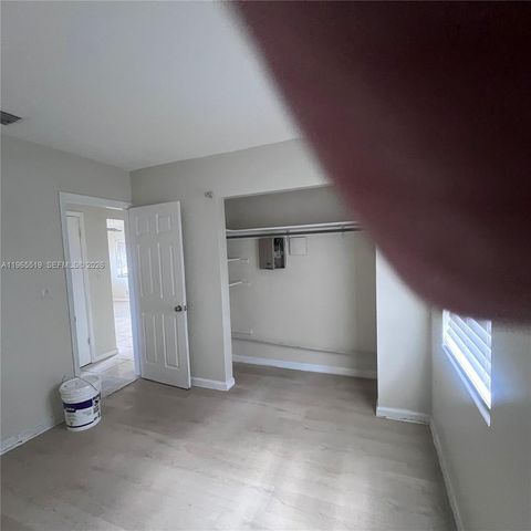 114 SW 67th Ter, Pembroke Pines, FL 33023