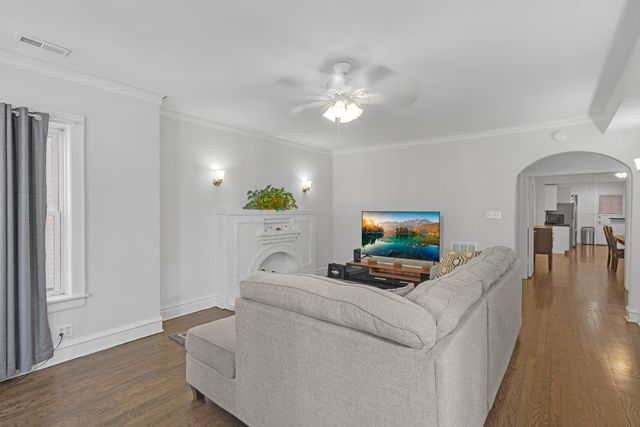 5429 N Campbell Avenue, Chicago, IL 60625