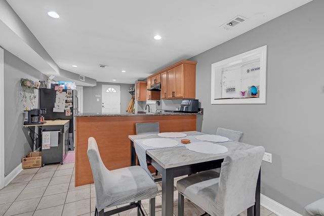 5429 N Campbell Avenue, Chicago, IL 60625