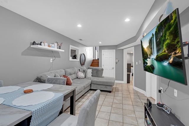 5429 N Campbell Avenue, Chicago, IL 60625