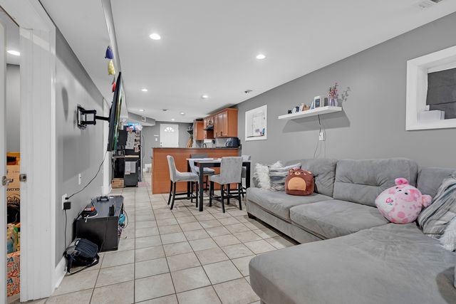 5429 N Campbell Avenue, Chicago, IL 60625