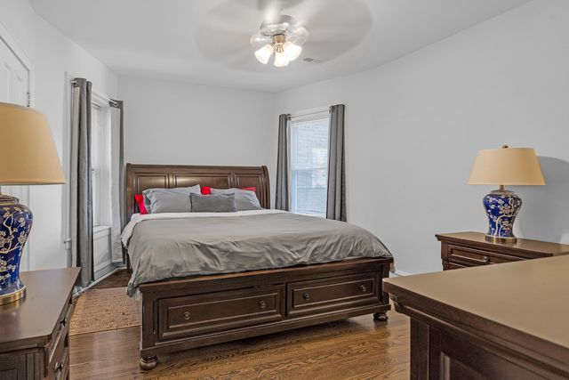 5429 N Campbell Avenue, Chicago, IL 60625