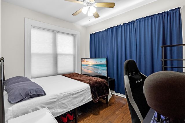 5429 N Campbell Avenue, Chicago, IL 60625