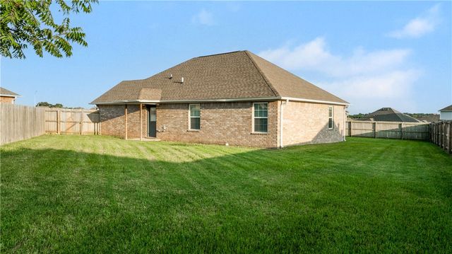 2000 Greenwood Court, Gentry, AR 72734