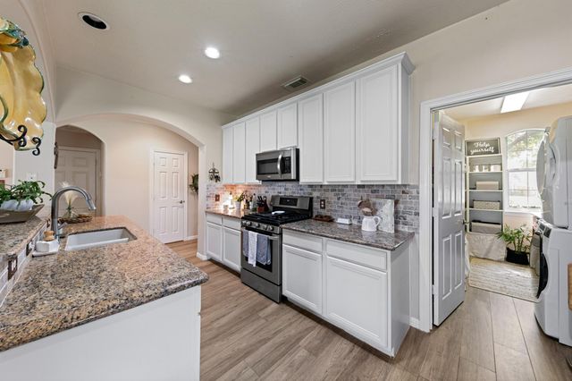 1927 Lavender Field Drive, Sugar Land, TX 77479