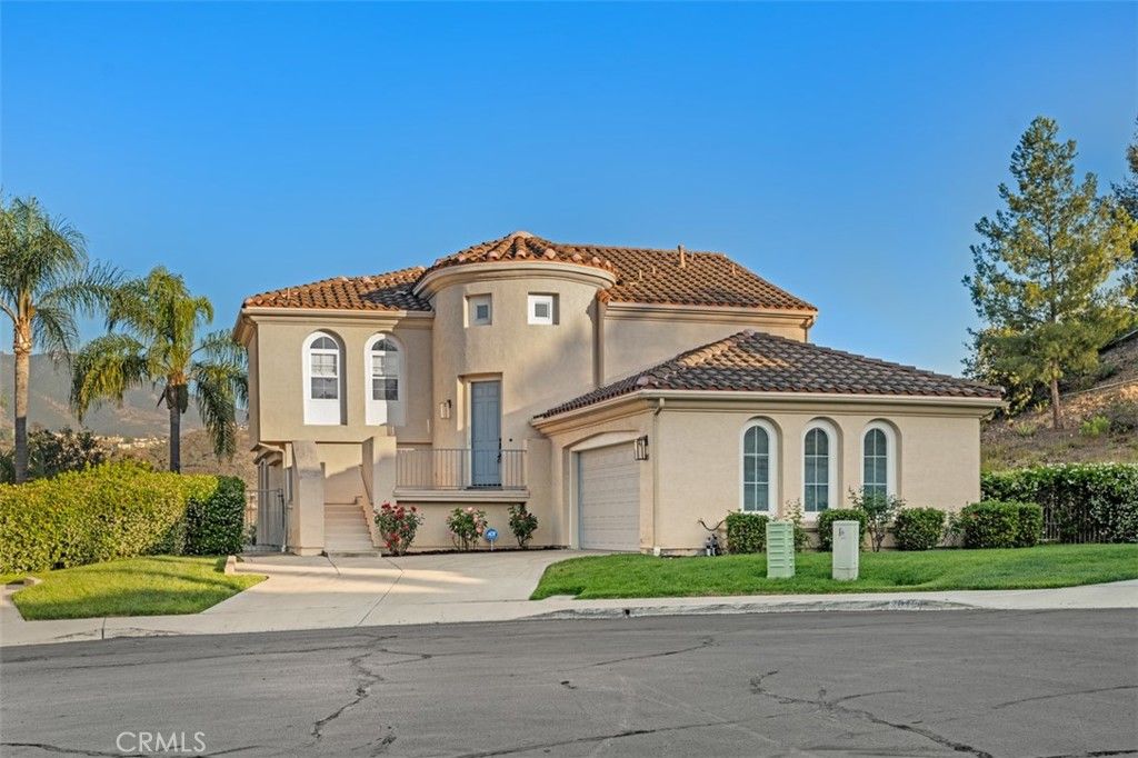 Image 4 of property listing at 2005 Springs of Life Court Court, Spring Valley, CA 91977