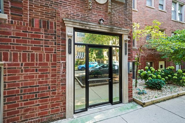 1627 W Columbia Avenue GW, Chicago, IL 60626
