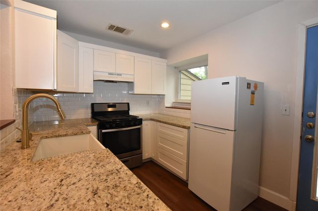 11404 Walnut Ridge DR 17, Austin, TX 78753