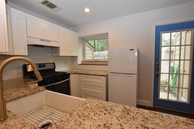 11404 Walnut Ridge DR 17, Austin, TX 78753