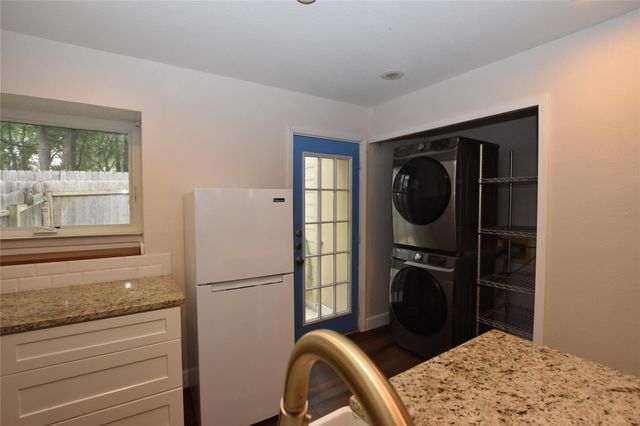 11404 Walnut Ridge DR 17, Austin, TX 78753