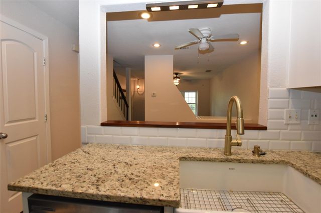 11404 Walnut Ridge DR 17, Austin, TX 78753