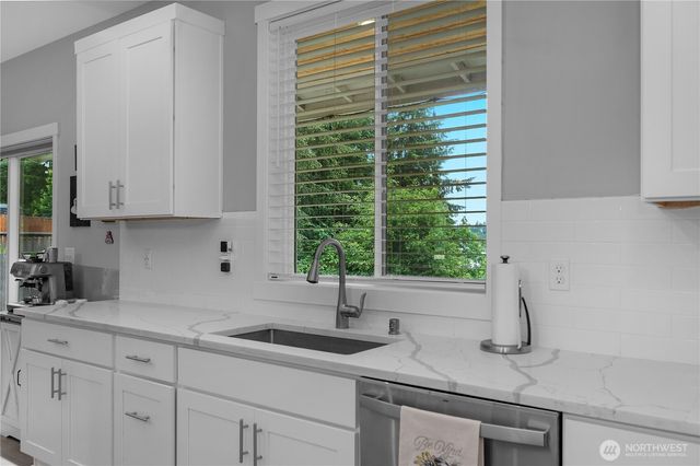 701 Myers Street SE, Rainier, WA 98576
