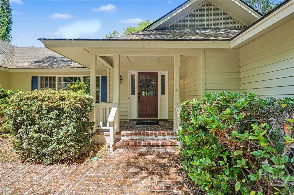 Image 4 of property listing at 31 Magnolia Crossing, Savannah, GA 31411