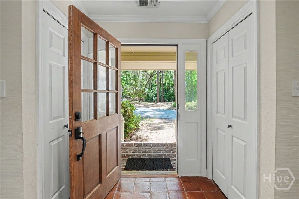 Image 6 of property listing at 31 Magnolia Crossing, Savannah, GA 31411