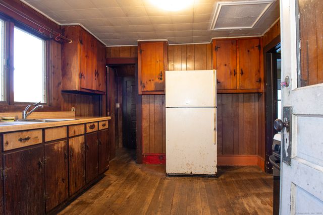 47 Meiklem Street, Bristol, CT 06010