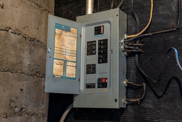 47 Meiklem Street, Bristol, CT 06010