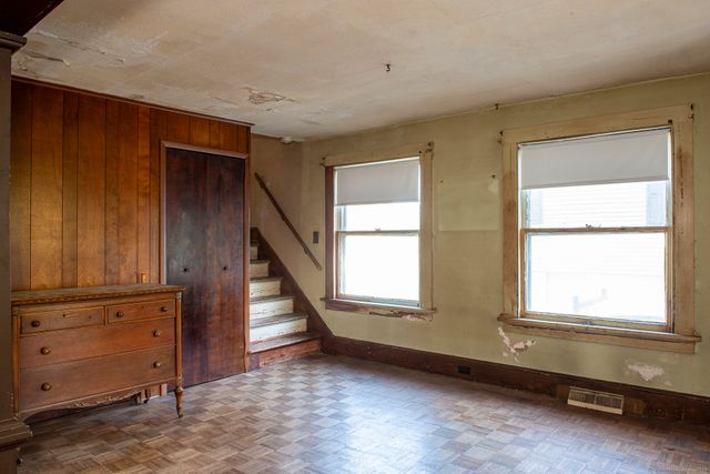 47 Meiklem Street, Bristol, CT 06010