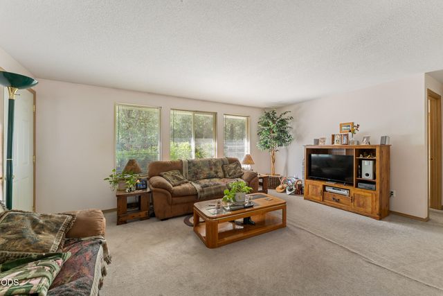 7606 Monument Drive, Grants Pass, OR 97526