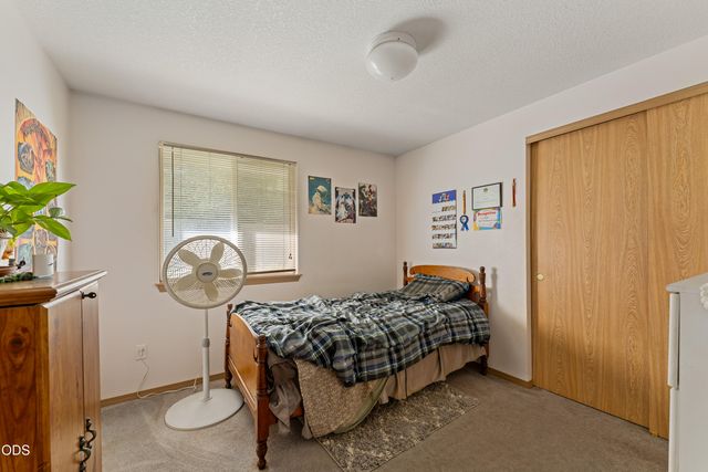 7606 Monument Drive, Grants Pass, OR 97526