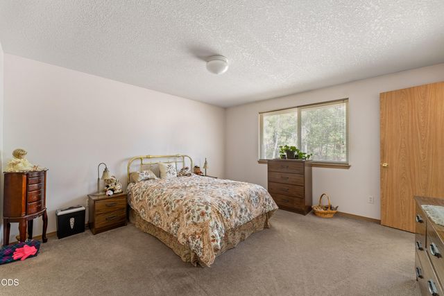 7606 Monument Drive, Grants Pass, OR 97526