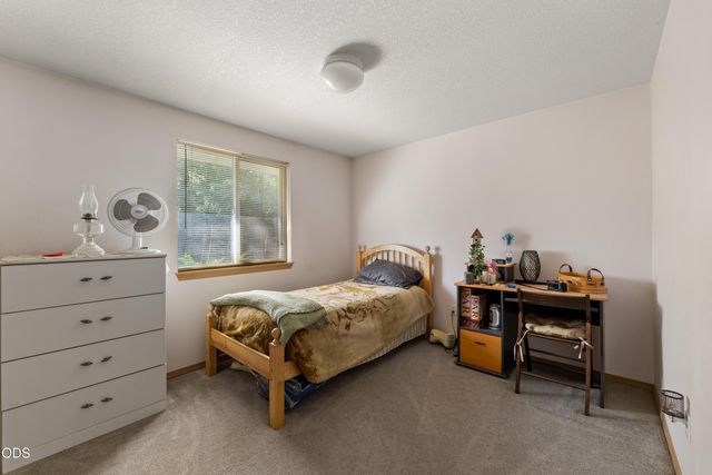 7606 Monument Drive, Grants Pass, OR 97526