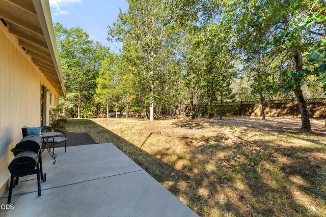 7606 Monument Drive, Grants Pass, OR 97526
