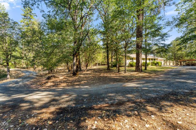 7606 Monument Drive, Grants Pass, OR 97526
