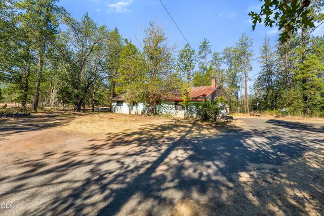 7606 Monument Drive, Grants Pass, OR 97526