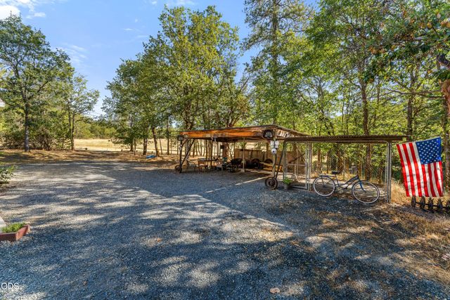 7606 Monument Drive, Grants Pass, OR 97526