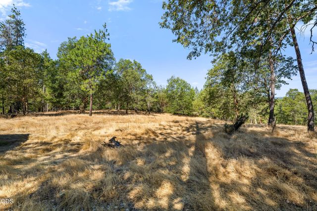 7606 Monument Drive, Grants Pass, OR 97526