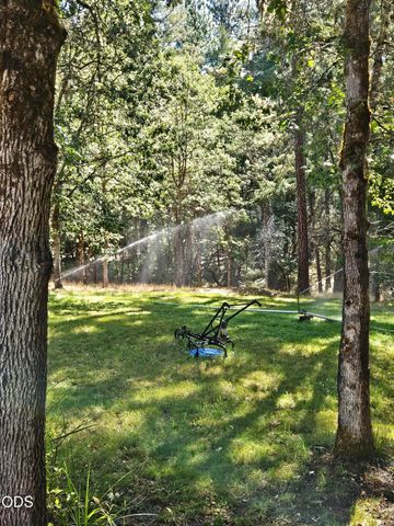 7606 Monument Drive, Grants Pass, OR 97526