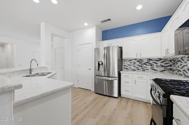 18375 N AVALON Lane, Surprise, AZ 85374