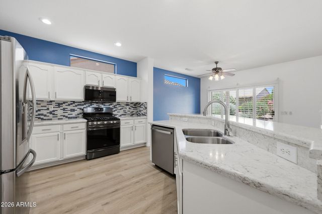 18375 N AVALON Lane, Surprise, AZ 85374