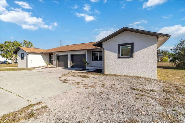 49 BOUNDARY BOULEVARD B, Rotonda West, FL 33947