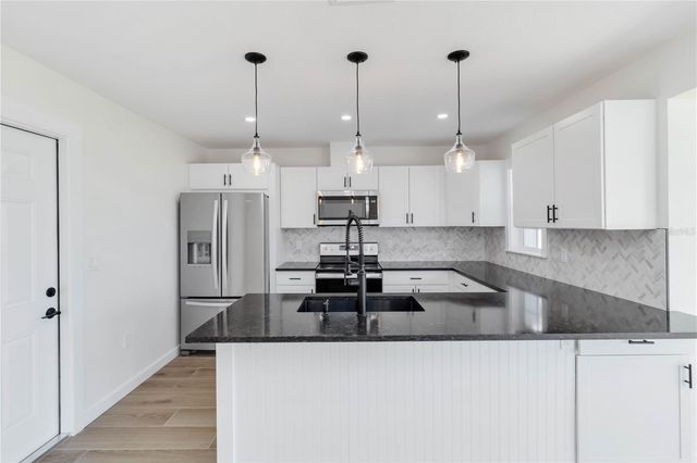 49 BOUNDARY BOULEVARD B, Rotonda West, FL 33947