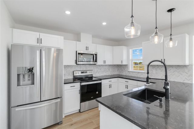 49 BOUNDARY BOULEVARD B, Rotonda West, FL 33947