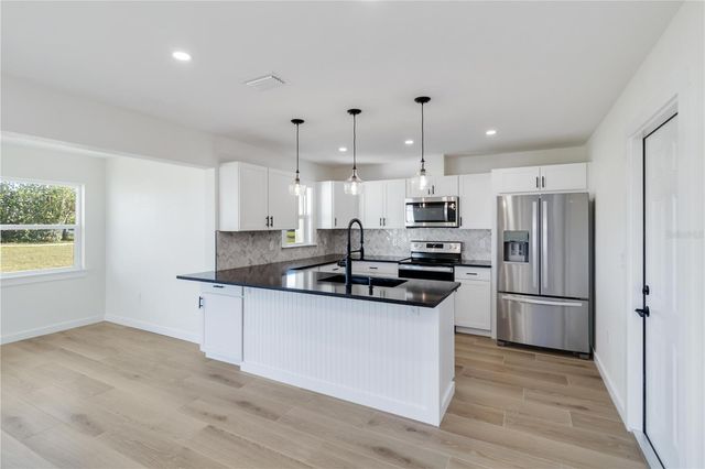 49 BOUNDARY BOULEVARD B, Rotonda West, FL 33947