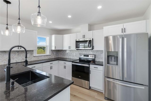49 BOUNDARY BOULEVARD B, Rotonda West, FL 33947