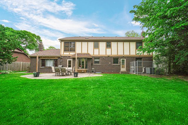 3818 Russett Lane, Northbrook, IL 60062