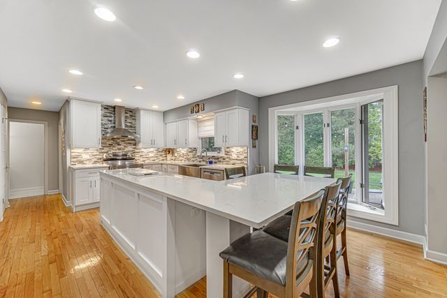 3818 Russett Lane, Northbrook, IL 60062