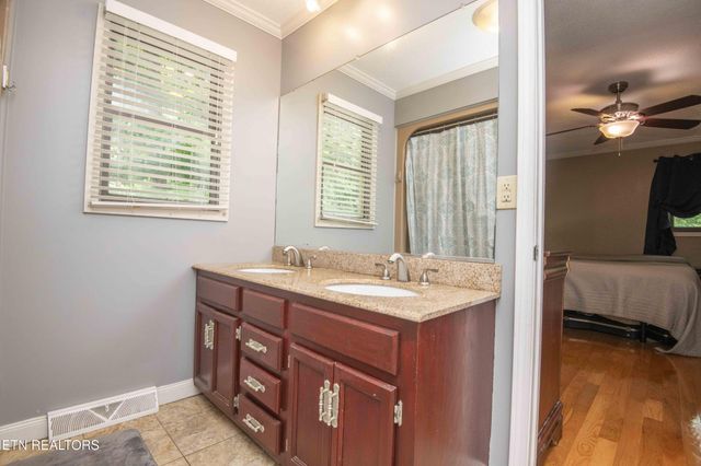 181 Little Johnson Valley Rd, Kingston, TN 37763