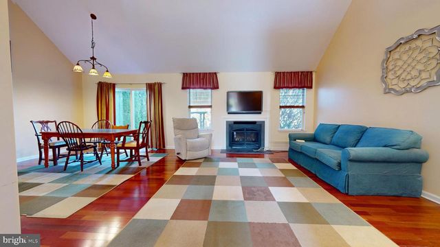 1033 GLEN MANOR DR, Quakertown, PA 18951