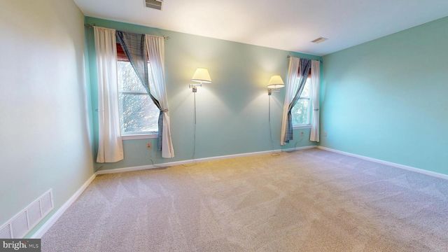 1033 GLEN MANOR DR, Quakertown, PA 18951