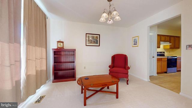 1033 GLEN MANOR DR, Quakertown, PA 18951