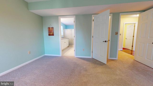 1033 GLEN MANOR DR, Quakertown, PA 18951